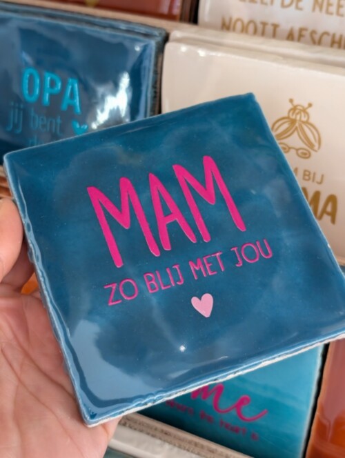Tegel - Mam, zo blij met jou - Teal en Fuchsia