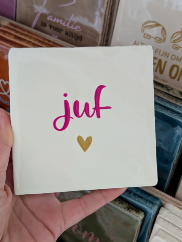Tegel - Juf- Crème met roze