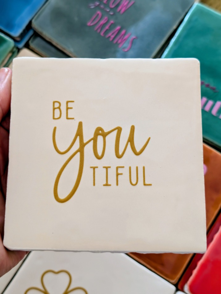 Tegel - BeYoutiful - Crème met goud