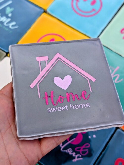 Tegel - Home sweet home - Grijs met fuchsia en warm roze