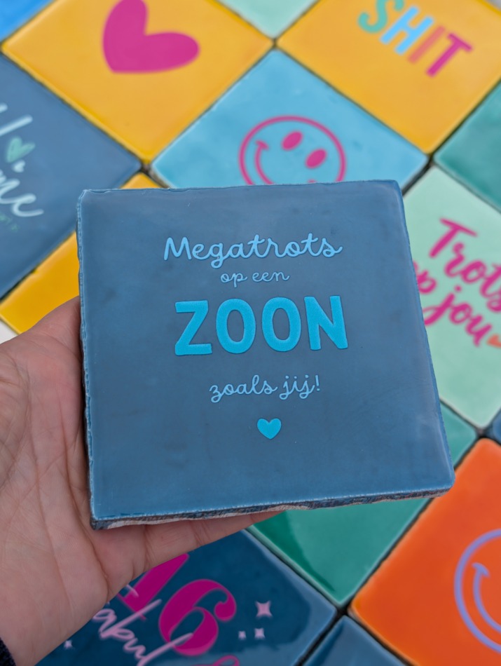 Tegel - Megatrots op een zoon zoals jij - Donkerblauw met turquoise