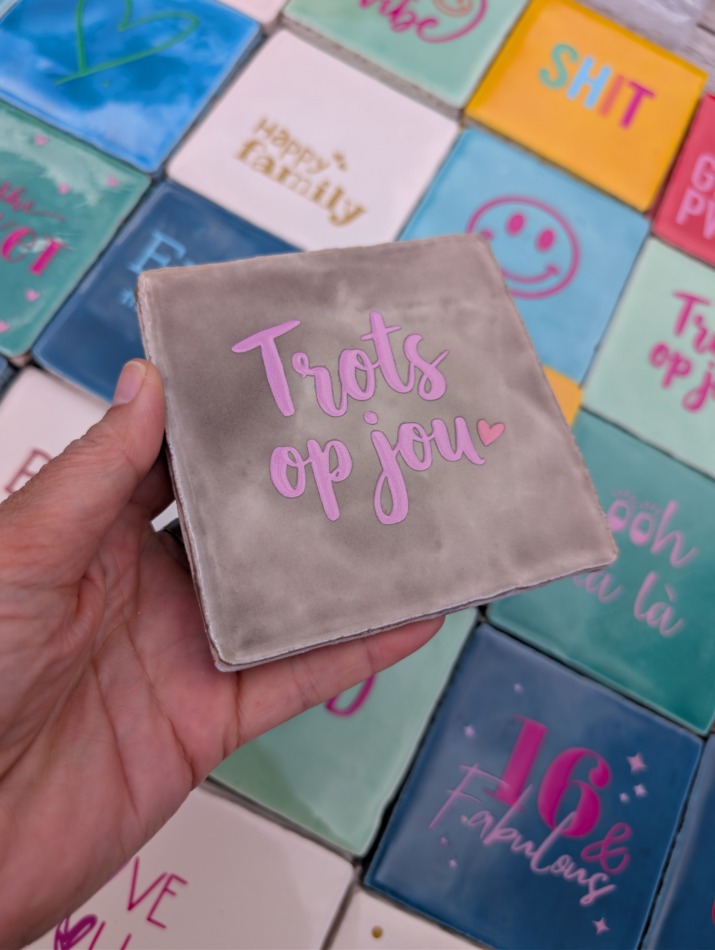 Tegel - Trots op jou -Taupe met zalm