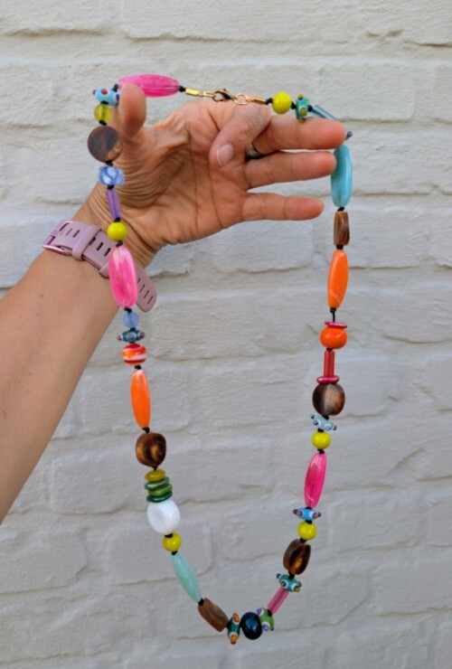 Kleurrijke etnische ketting